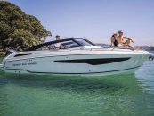 Day Cruiser with outboard – PARKER 850 VOYAGER