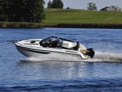 PARKER 800 CRUISER – Two-in-one day boat & overnighter